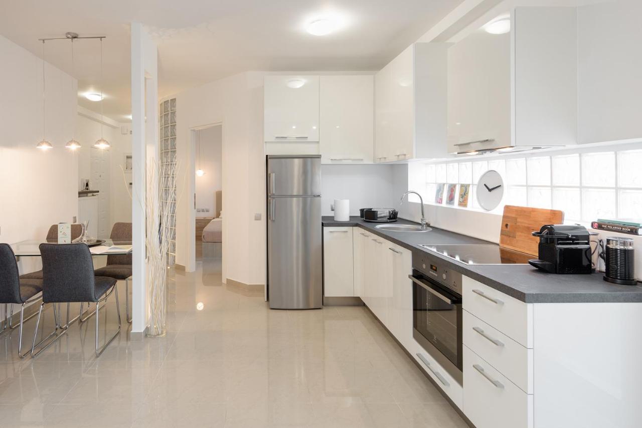 Ace Location | Luxury Building Apartment Tesalonika Bagian luar foto